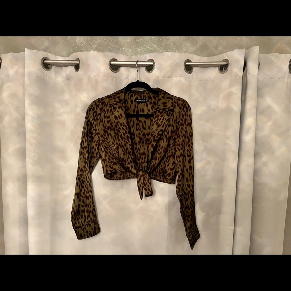 Leopard long sleeve crop top
